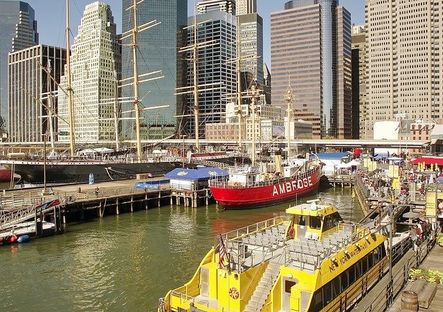 Free nights in the rich summer of New York