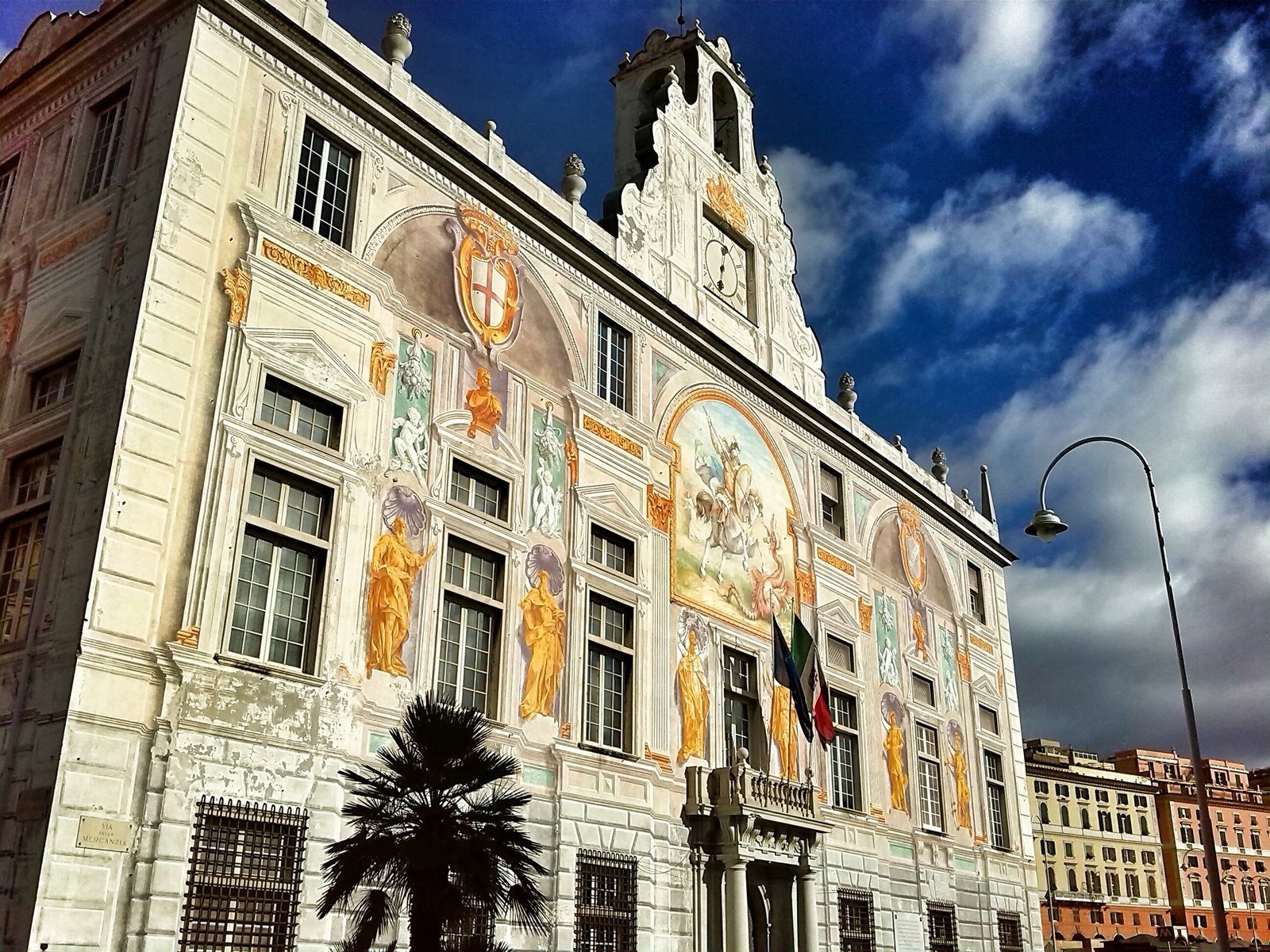 Come to Travel the World and discover Genoa with discount
