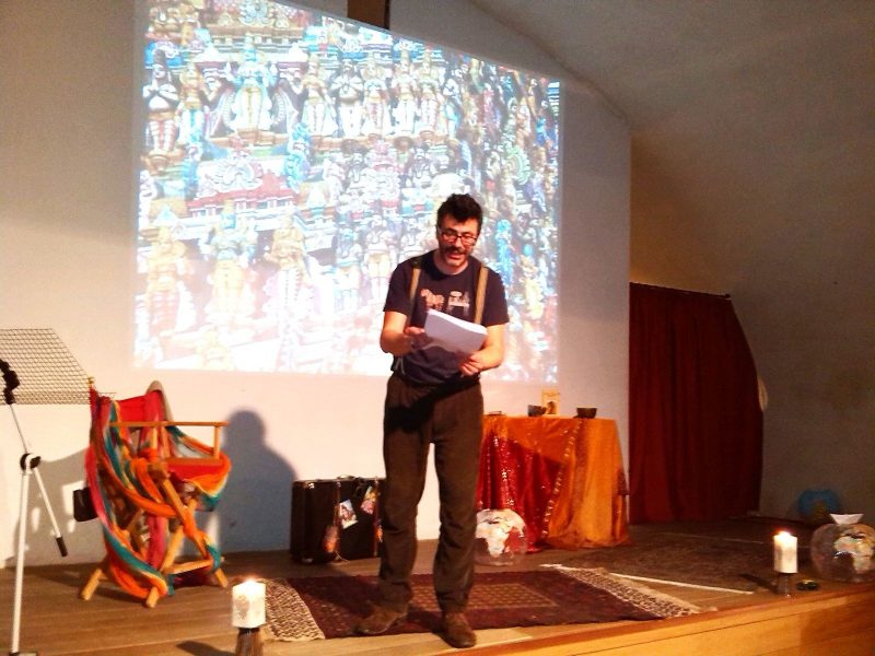 Maldindia, a show about India and the essence of travel