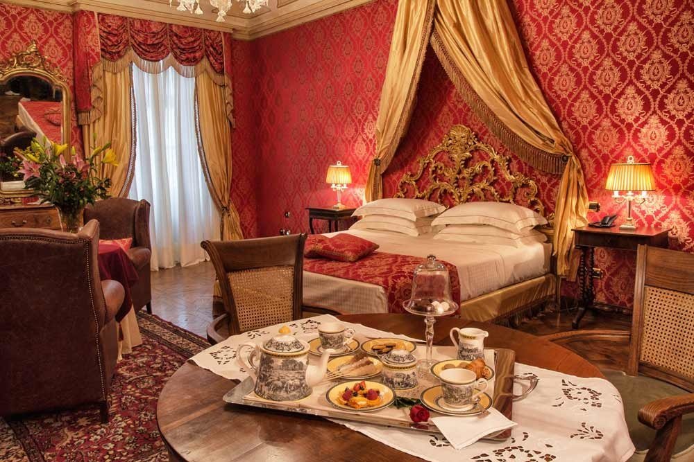 Relais room