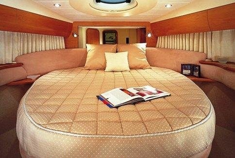 houseboat-st-tropez