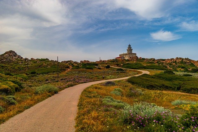Sardegna, viaggio nel cuore verde della Gallura