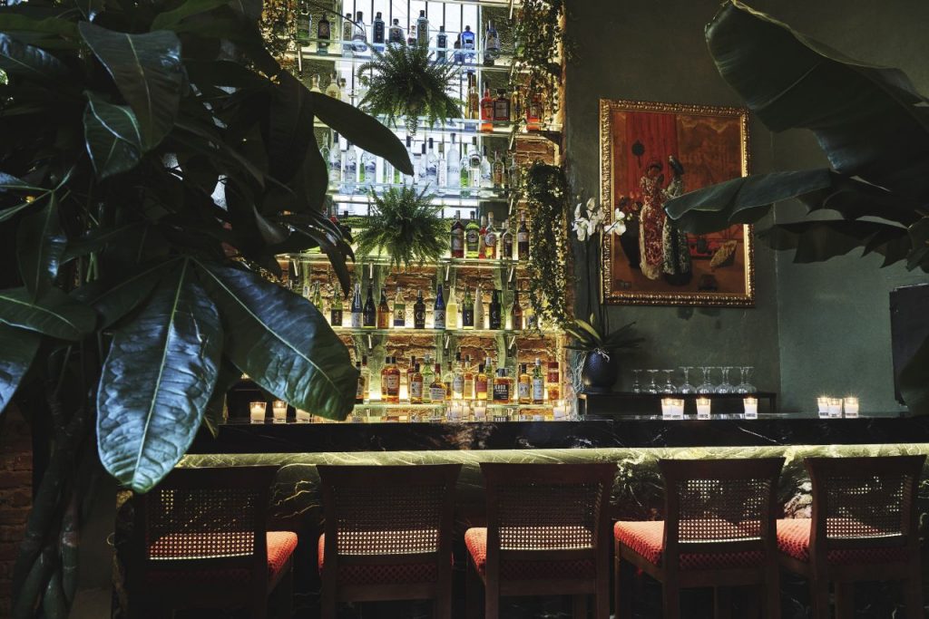 SAIGON restaurant bar