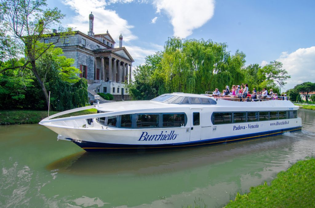 Burchiello boat in front Villa Foscari