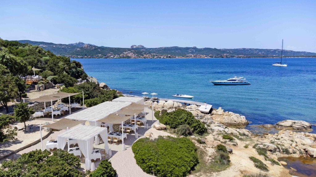 Lunaria Beach restaurant