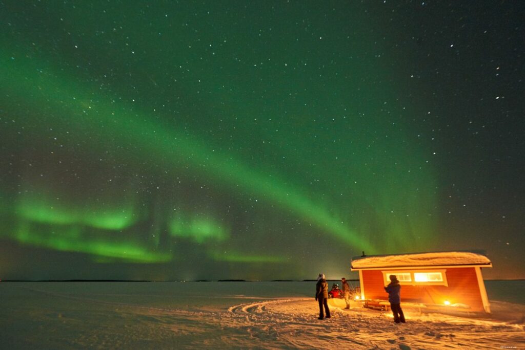 Brändön Lodge_Arctic hide_aurora