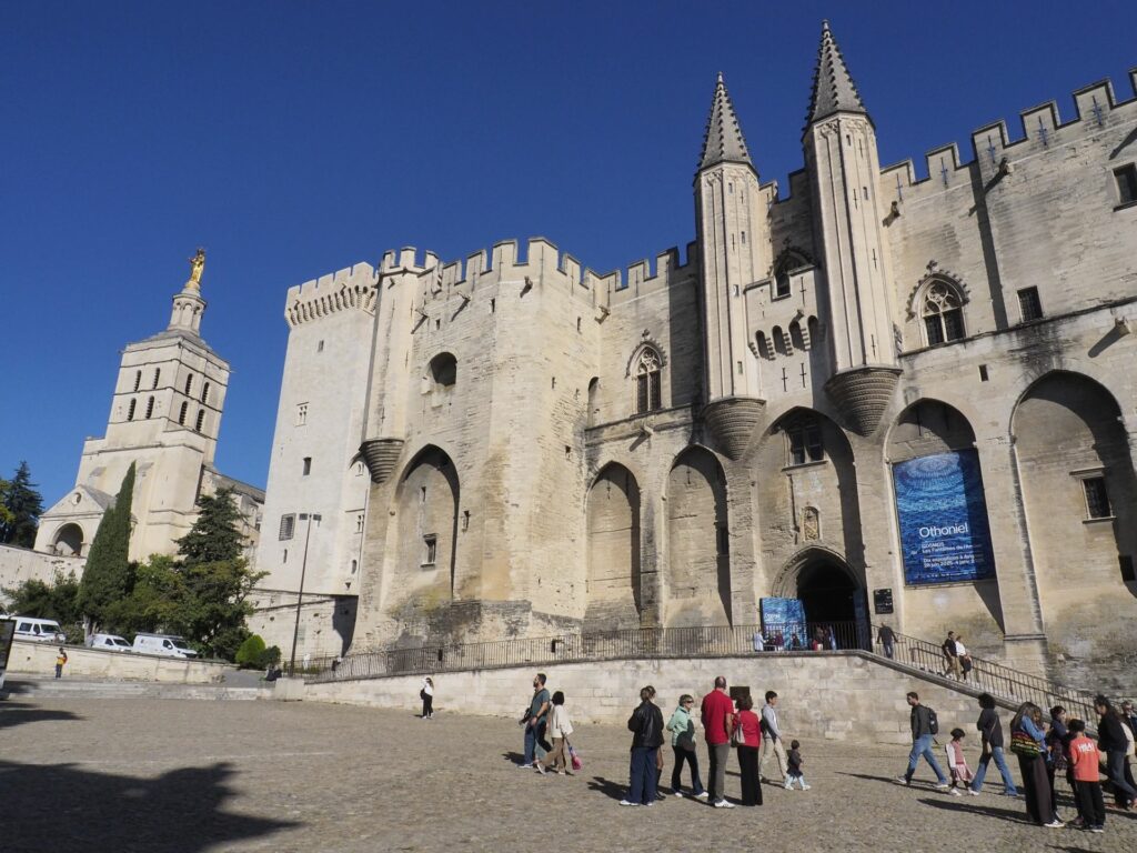 Palais des Papes, Avignone