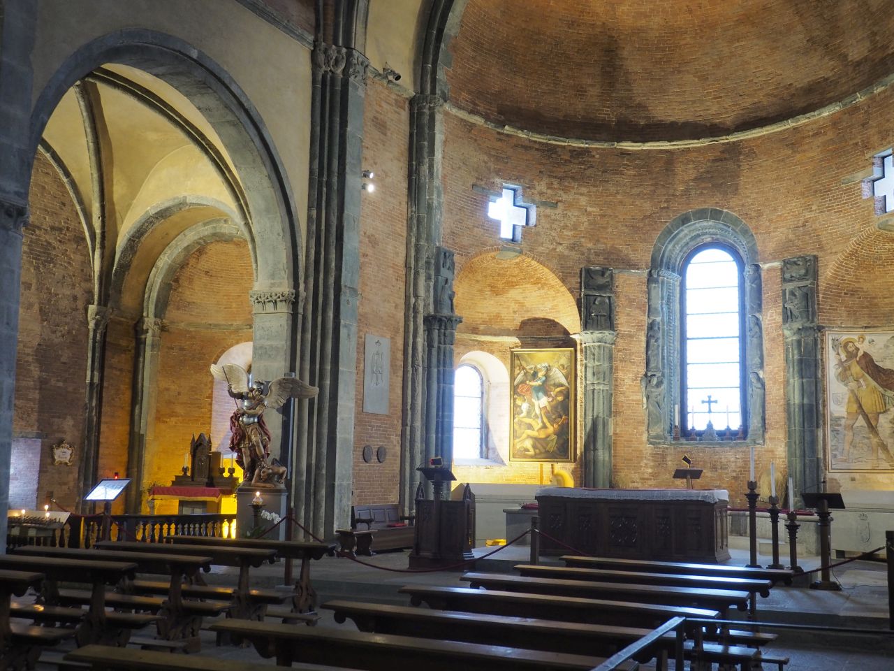 La chiesa romanica della Sacra di San Michele