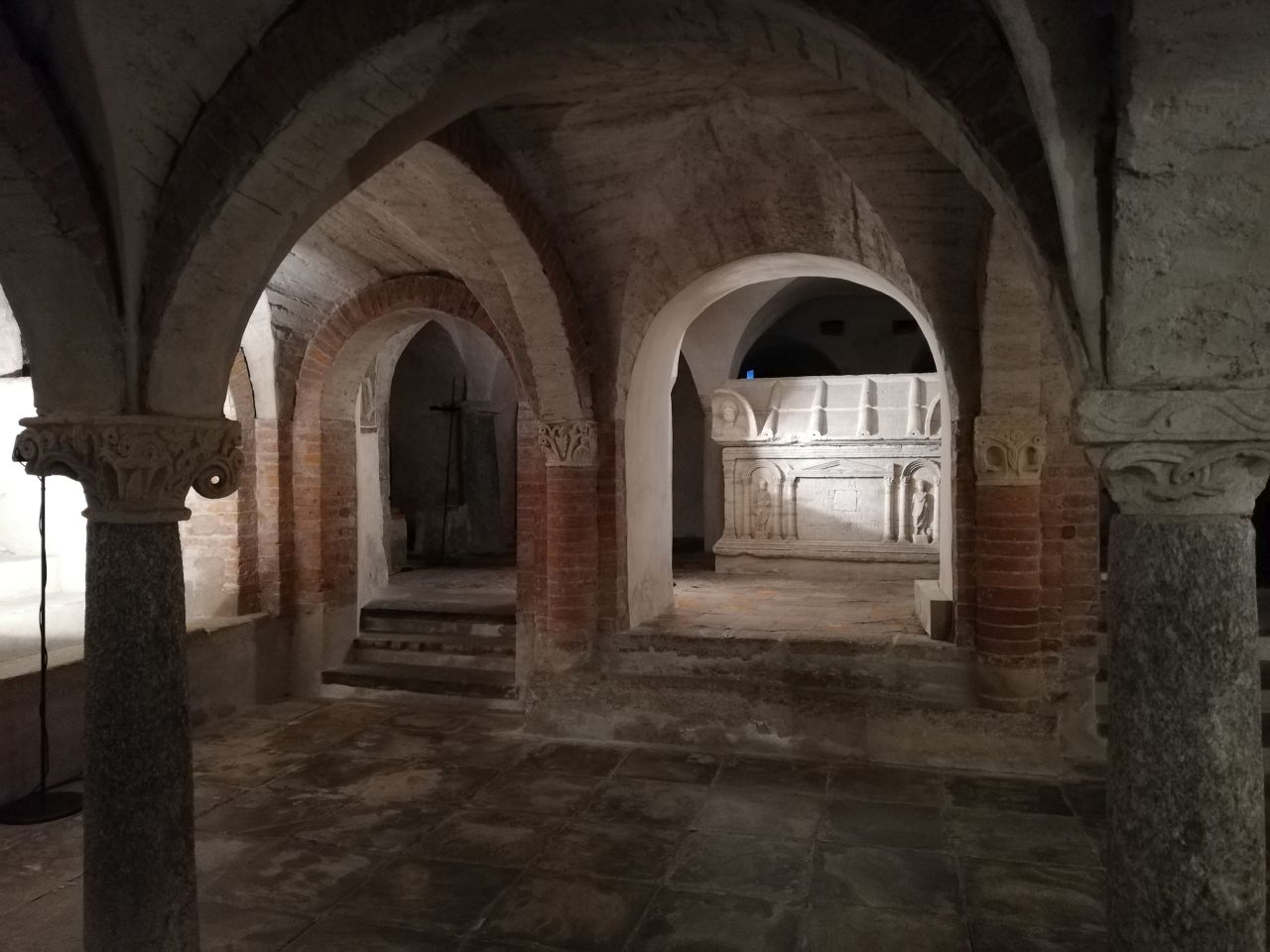 La cripta della cattedrale di Santa Maria Assunta